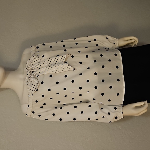 RILEY & RAE Black and WhitePolka Dot Bow Off-Shoulder Coquette Top - Picture 2 of 8